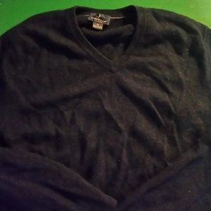 Brooks Brothers 100% Cashmere V-Neck Sweater